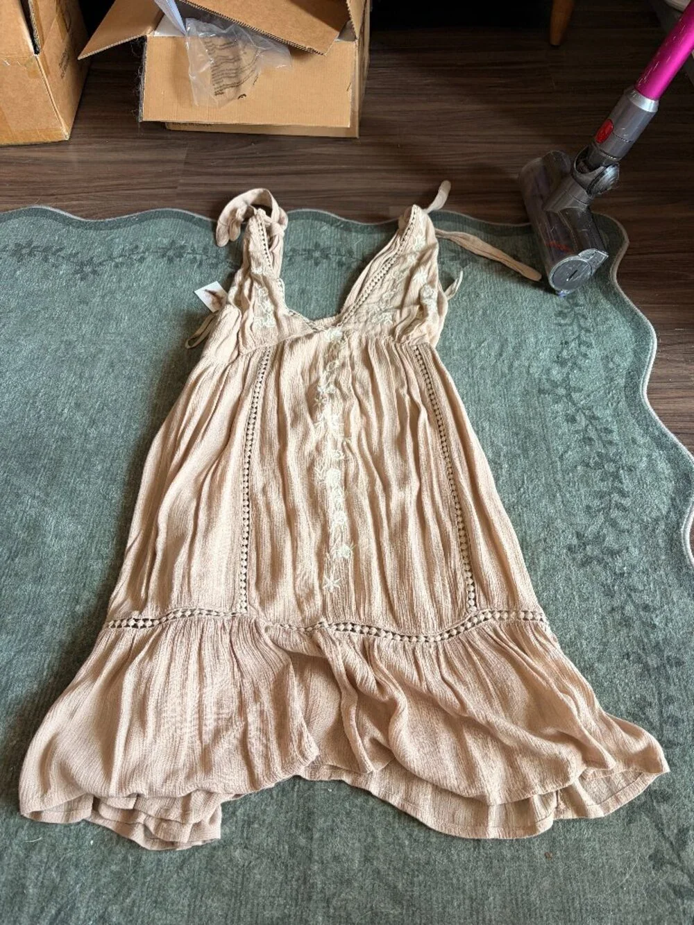 NWT Jessica Simpson Beige Embroidered Tie Shoulder Boho Mini Dre